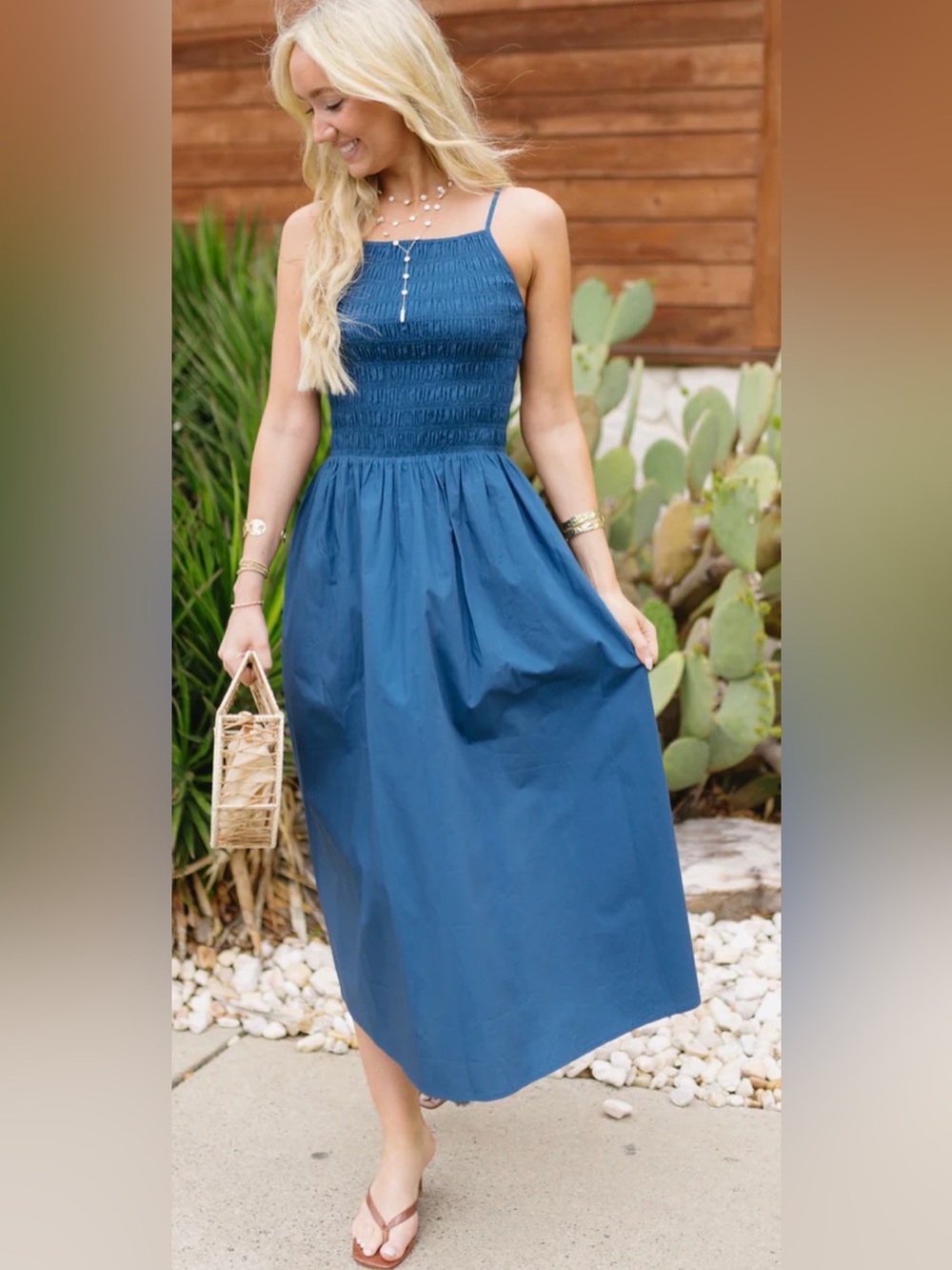 Vestique Day Date Midi dress